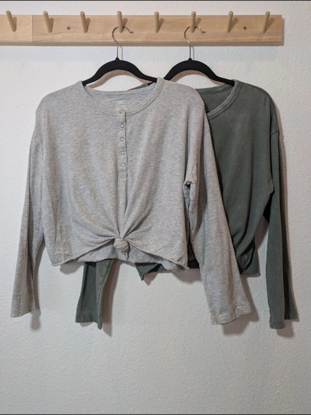 Aerie Lightweight, slightly crop, boxy tie waist 3/4 tee with snaps